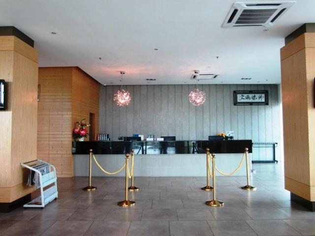 Grand Court Hotel Teluk Intan Exterior foto
