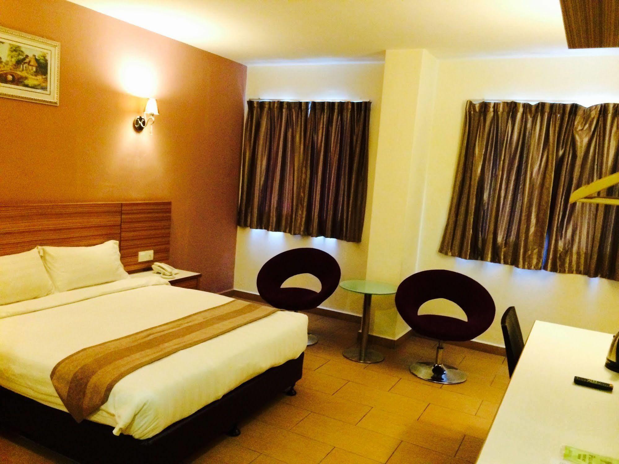 Grand Court Hotel Teluk Intan Exterior foto